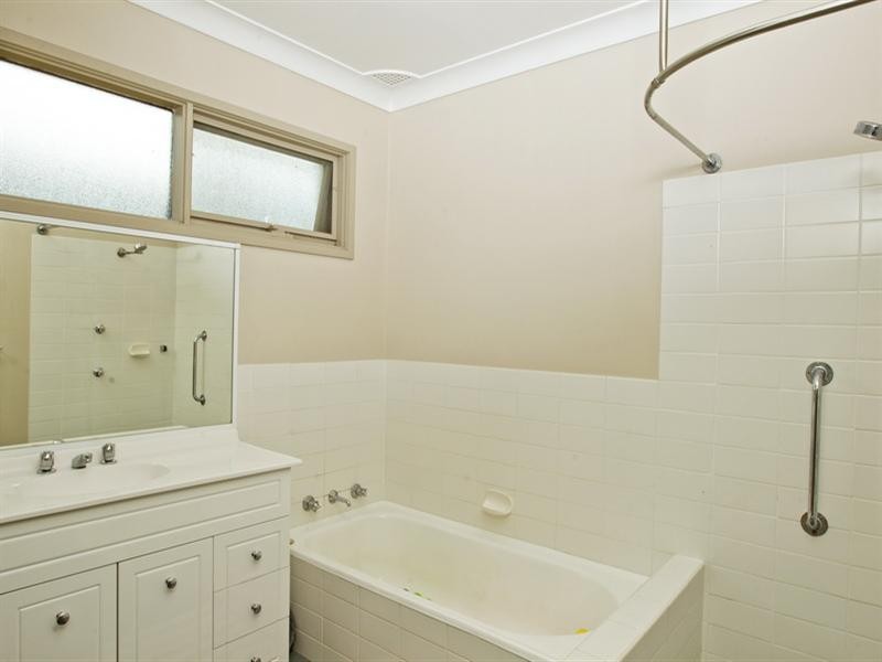 7 Jasmine Drive, Bomaderry NSW 2541