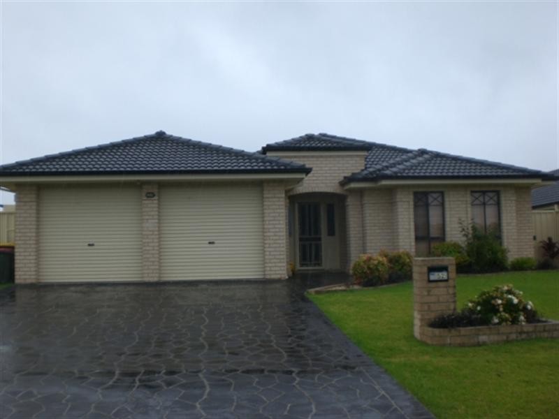 52 Arthur Street, Worrigee NSW 2540