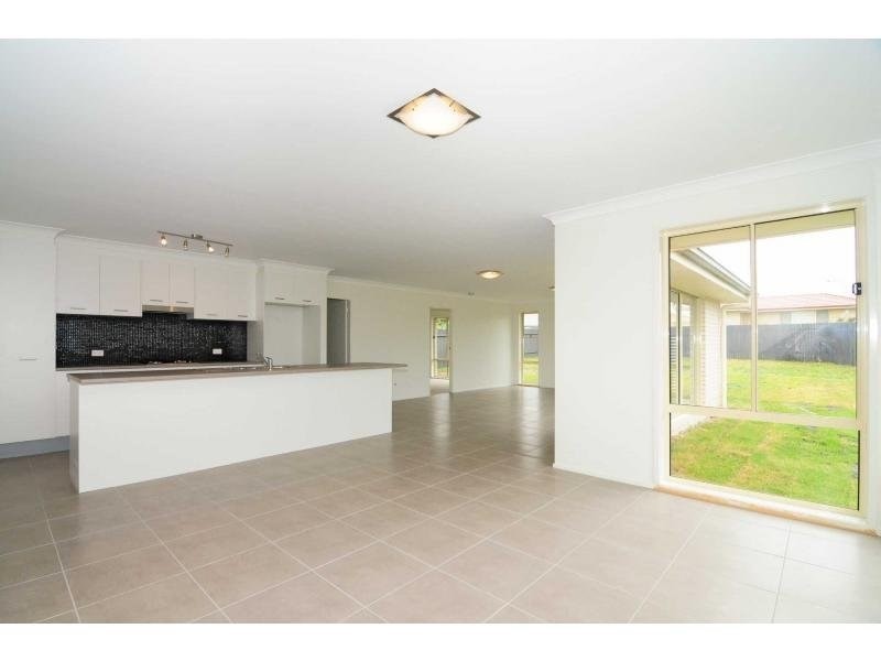 62 Sophia Road, Worrigee NSW 2540