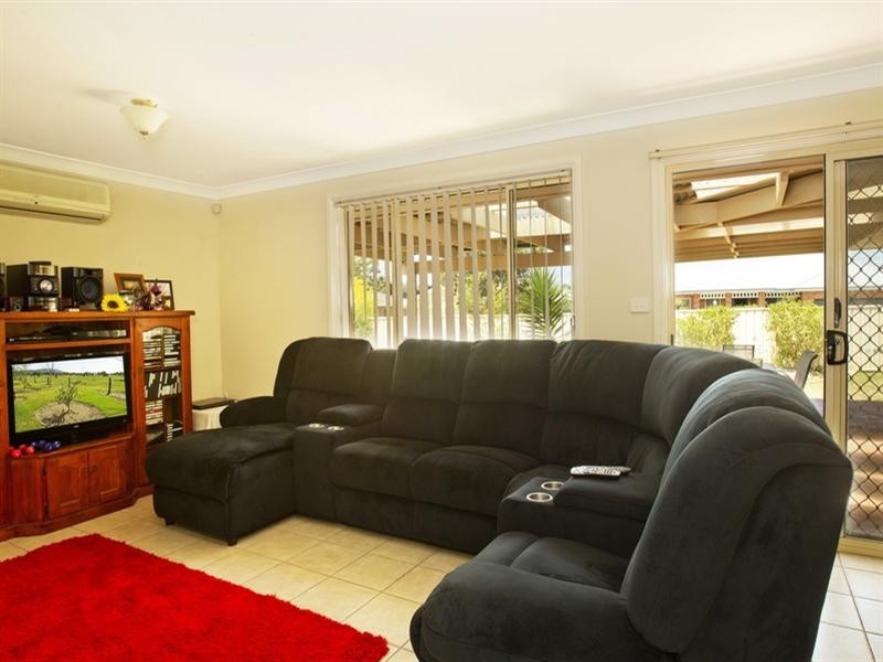 35 Robinia Way, Worrigee NSW 2540