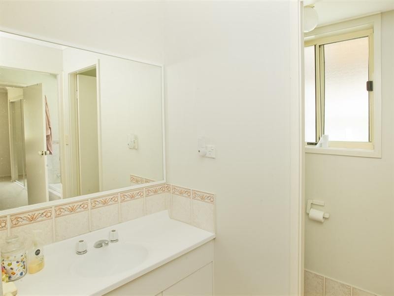 40 Lydon Crescent, West Nowra NSW 2541