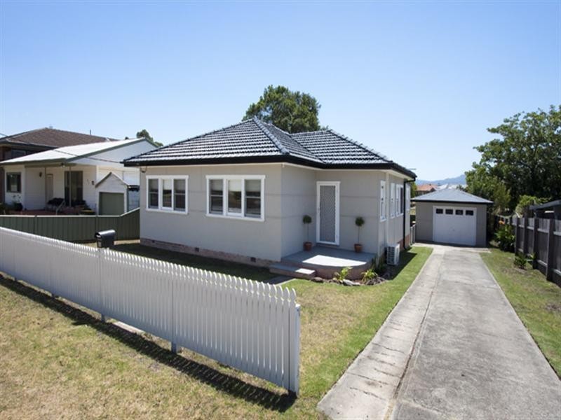 95 Moss Street, Nowra NSW 2541