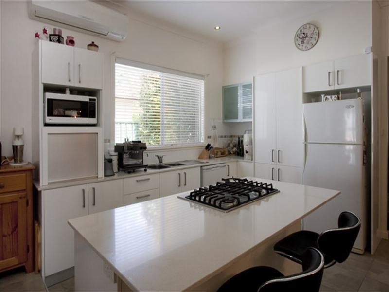 10 Junction Street, Nowra NSW 2541