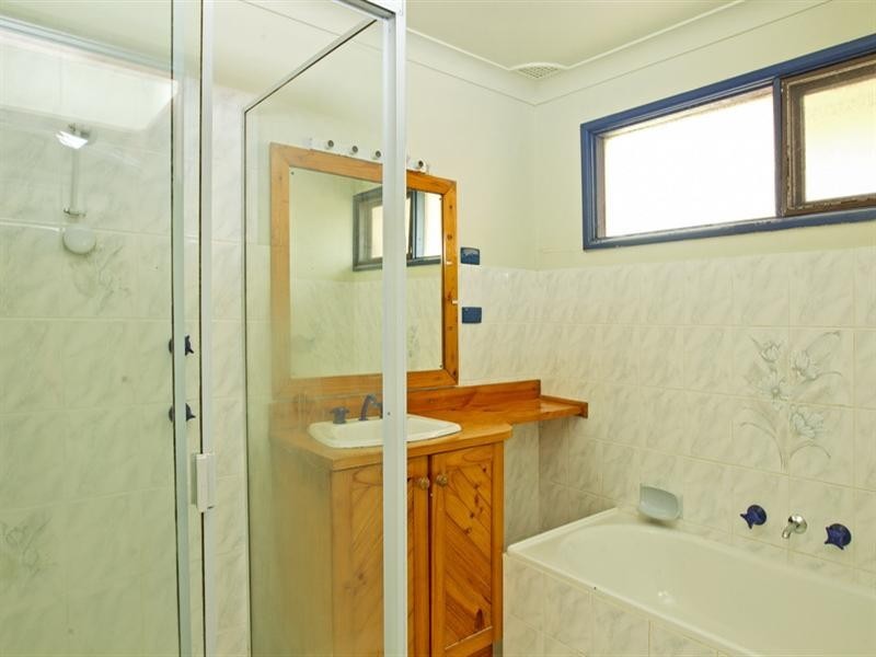 15 McMahons Road, North Nowra NSW 2541