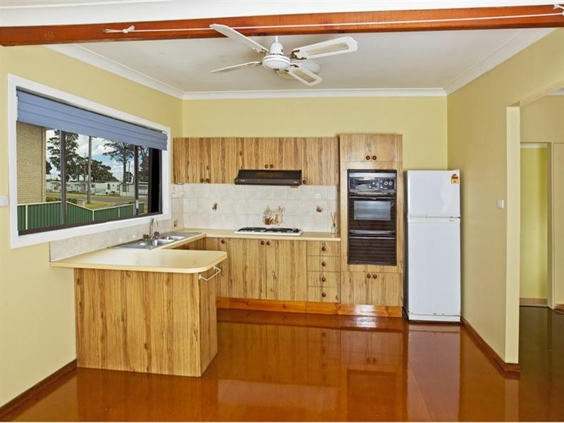 12 West Street, Greenwell Point NSW 2540