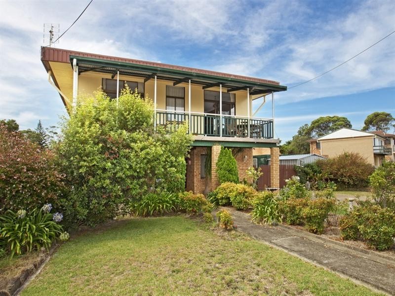 4 Greenway Road, Callala Beach NSW 2540