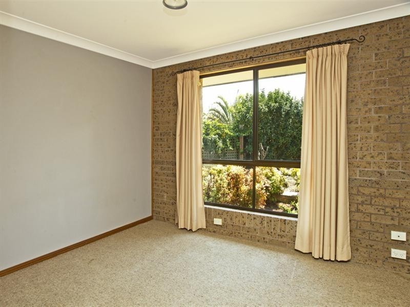 5 Mayfair Court, Bomaderry NSW 2541