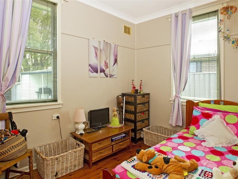 22 Tanang Street, Bomaderry NSW 2541