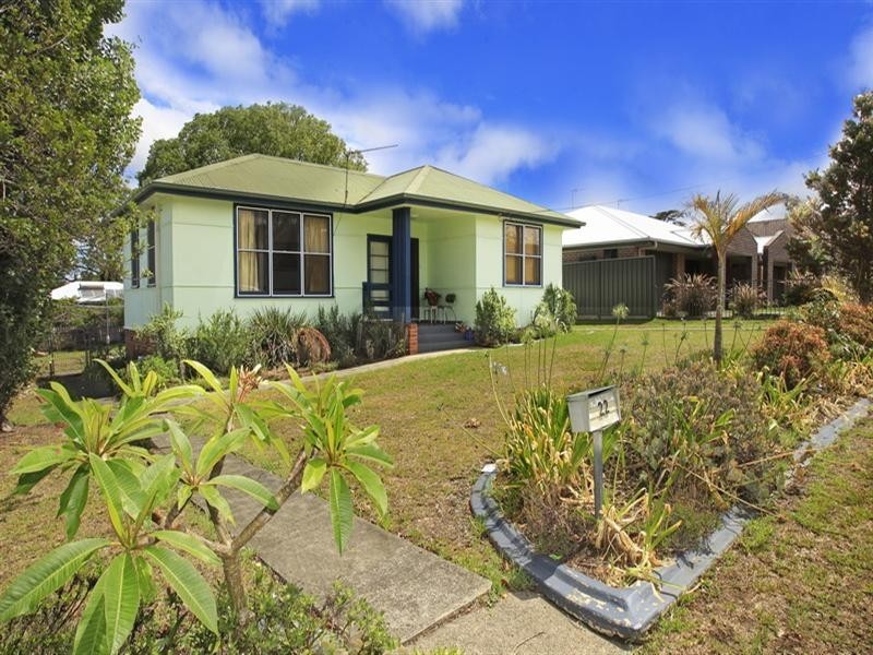 22 Tanang Street, Bomaderry NSW 2541