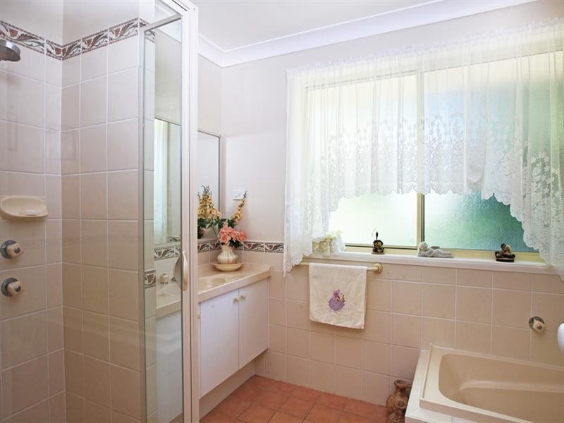 17 Crookhaven Drive, Greenwell Point NSW 2540