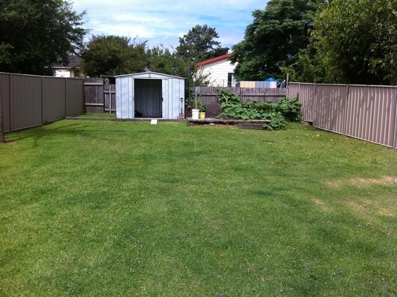 35 sampson Crescent, Bomaderry NSW 2541