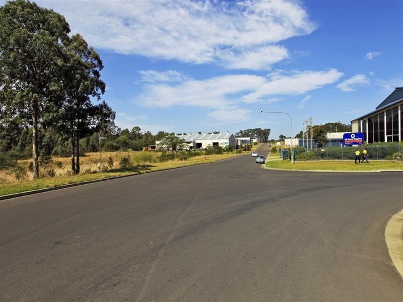 28 Tom Thumb Avenue, South Nowra NSW 2541