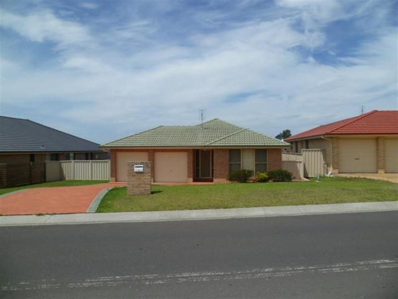 52 Peppermint Drive, Worrigee NSW 2540