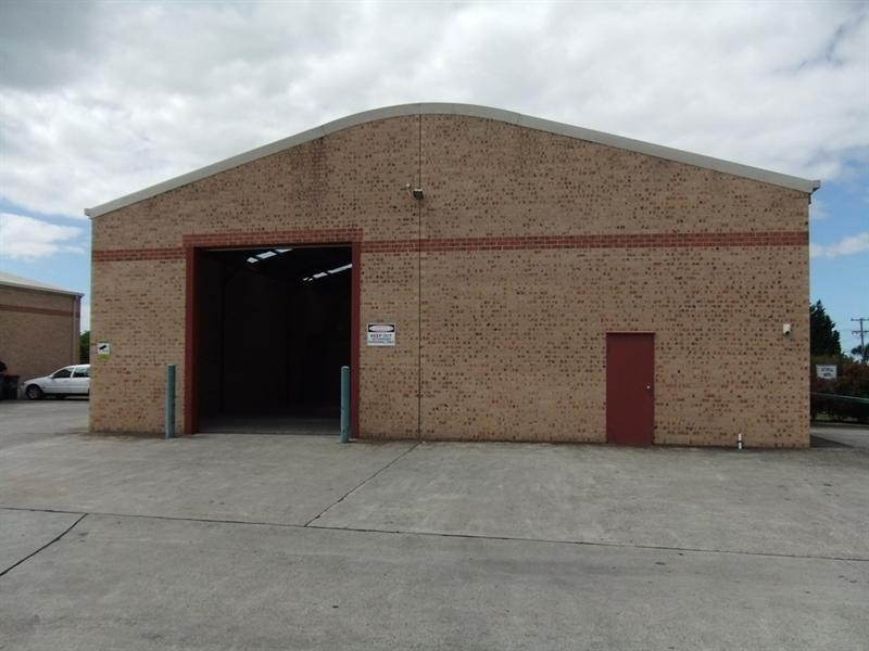 2/23 Concorde Way, Bomaderry NSW 2541