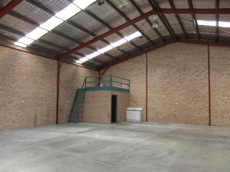 2/23 Concorde Way, Bomaderry NSW 2541