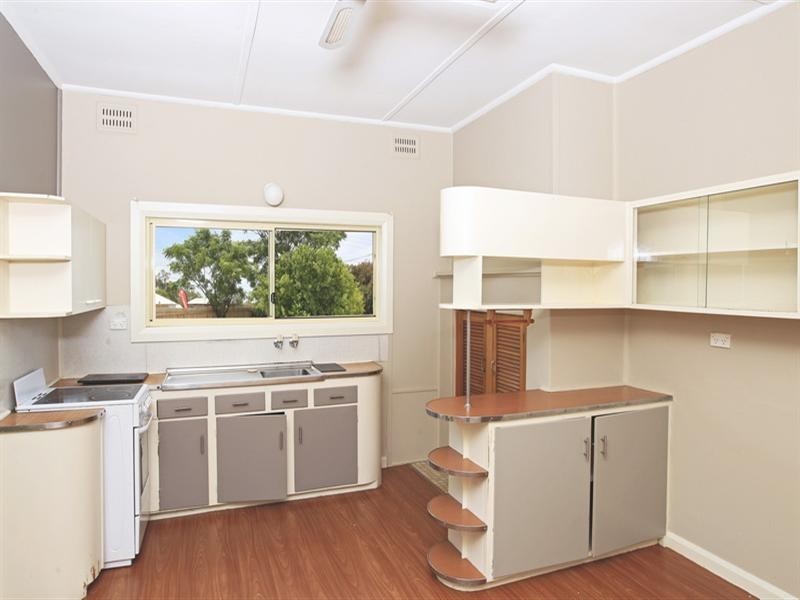 435 Princes Highway, Bomaderry NSW 2541