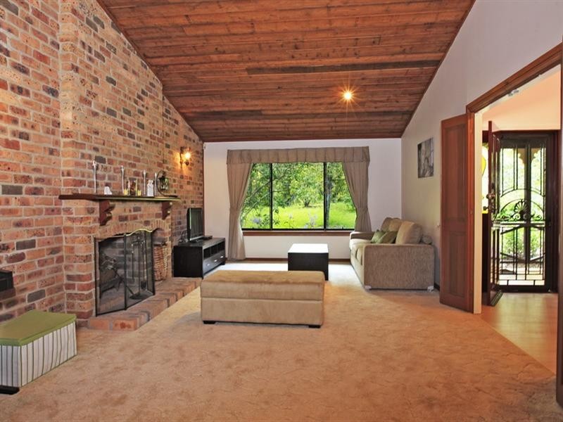 15 Barfield Road, Cambewarra NSW 2540