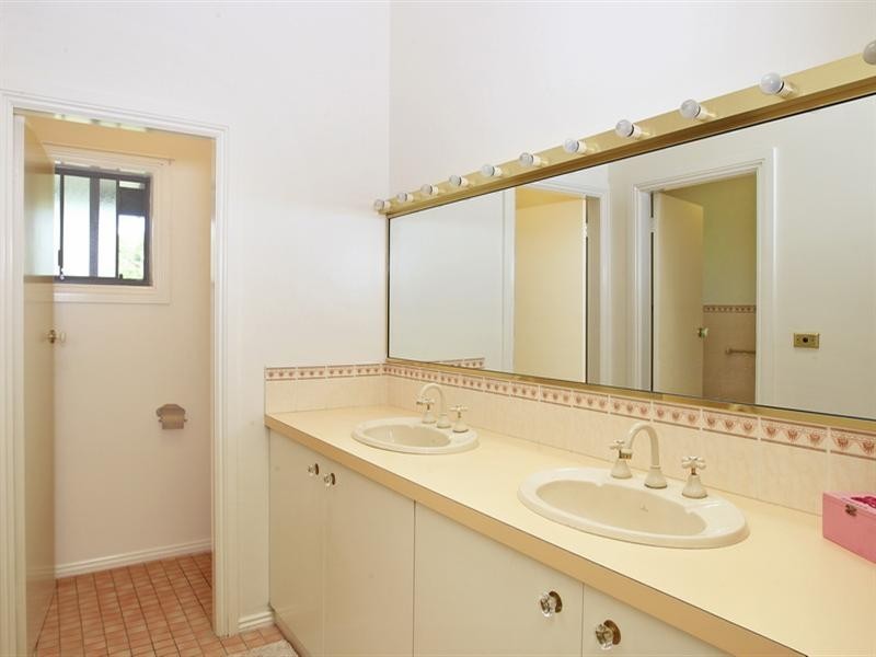 15 Barfield Road, Cambewarra NSW 2540