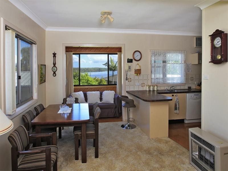18 Bartlett Drive, Greenwell Point NSW 2540