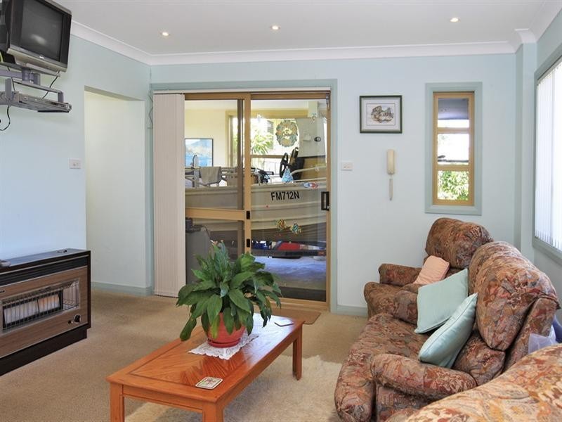 18 Bartlett Drive, Greenwell Point NSW 2540
