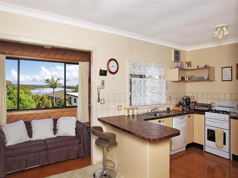 18 Bartlett Drive, Greenwell Point NSW 2540