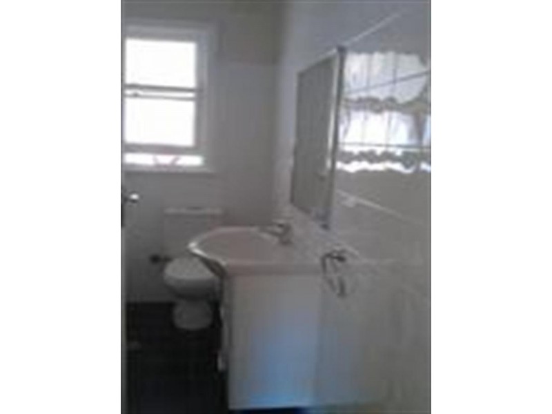 2 Hockey Street, Nowra NSW 2541