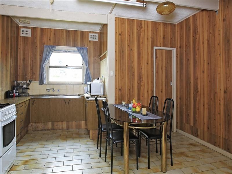 43 Albatross Road, Nowra NSW 2541