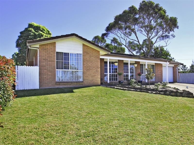 4 Folia Close, West Nowra NSW 2541