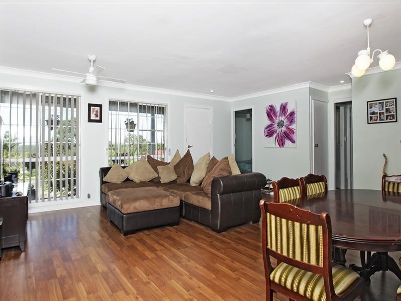 4 Folia Close, West Nowra NSW 2541