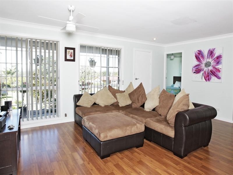 4 Folia Close, West Nowra NSW 2541