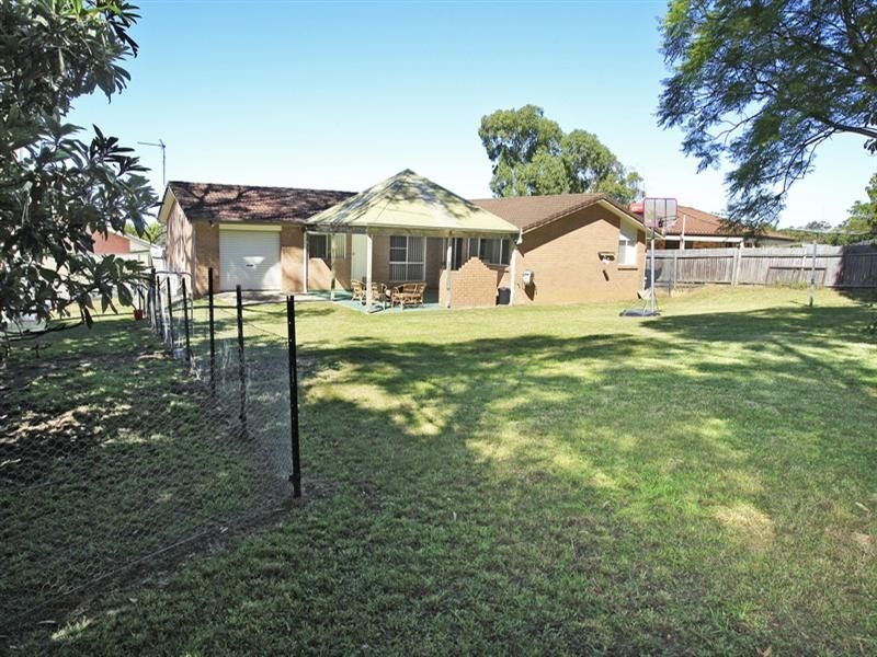 4 Folia Close, West Nowra NSW 2541