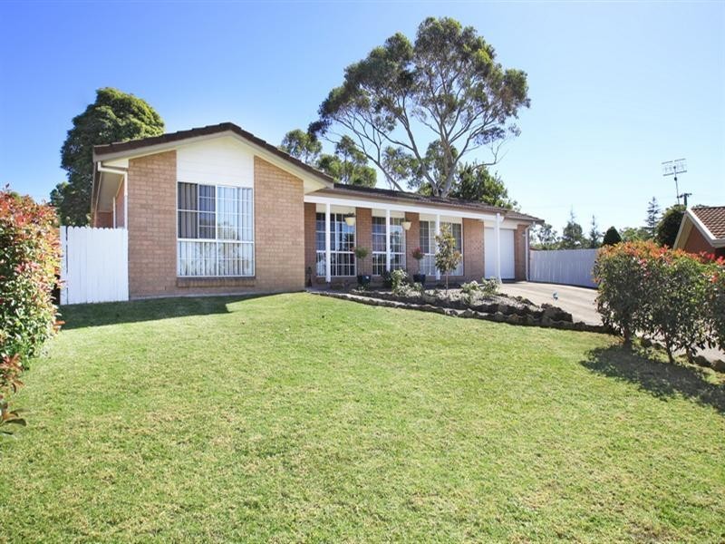 4 Folia Close, West Nowra NSW 2541
