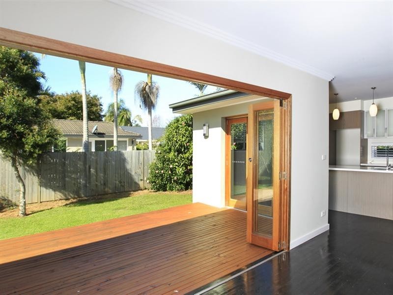 6 Lyrebird Drive, Nowra NSW 2541