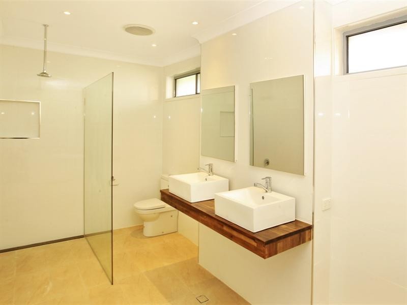 6 Lyrebird Drive, Nowra NSW 2541