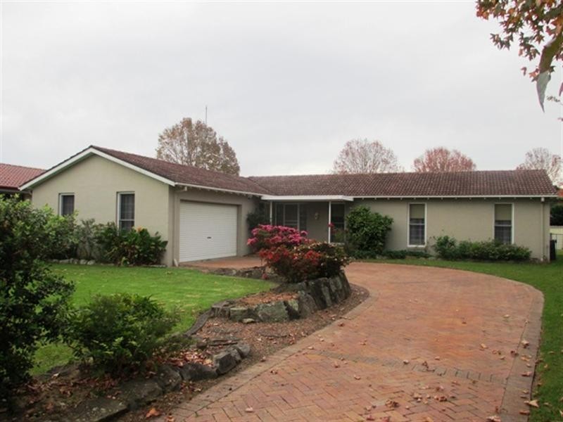 33 Elia Avenue, Nowra NSW 2541