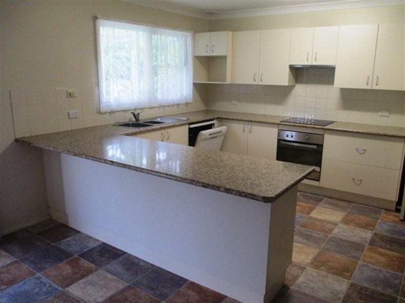 33 Elia Avenue, Nowra NSW 2541