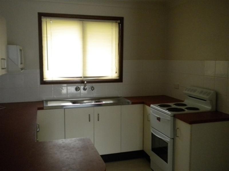 3/8 Campbell Place, Nowra NSW 2541
