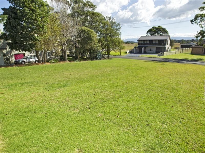 2 Bailey Avenue, Greenwell Point NSW 2540