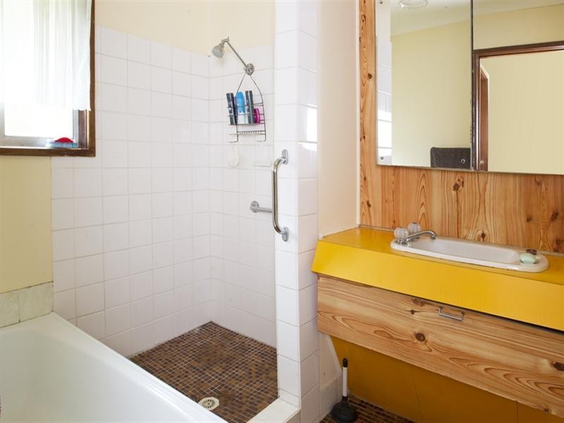 4 Camellia Grove, Bomaderry NSW 2541