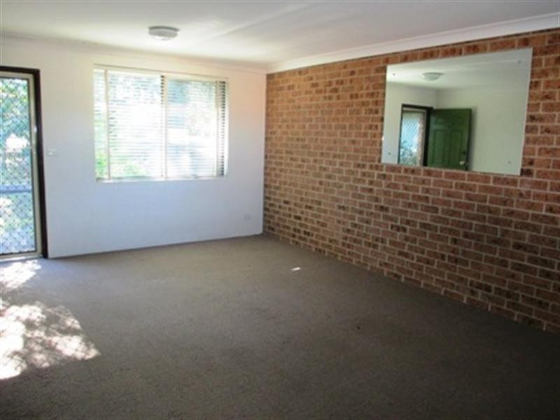 2/43-45 Brinawarr Street, Bomaderry NSW 2541