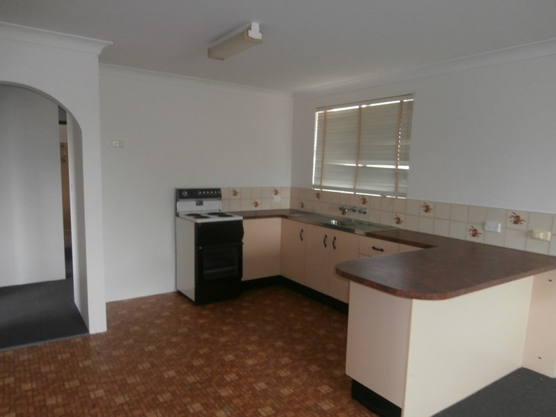 4/45 Brinawarr Street, Bomaderry NSW 2541