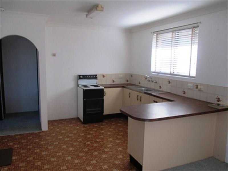 9/43-45 brinawarr Street, Bomaderry NSW 2541