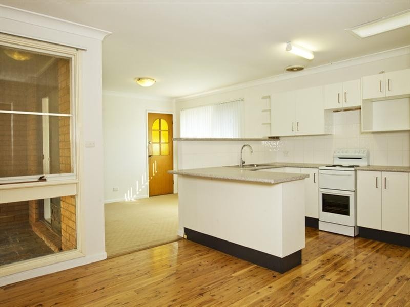 8 Fuschia Crescent, Bomaderry NSW 2541