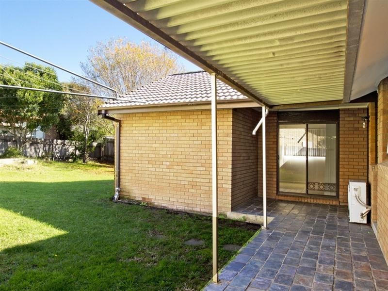 8 Fuschia Crescent, Bomaderry NSW 2541