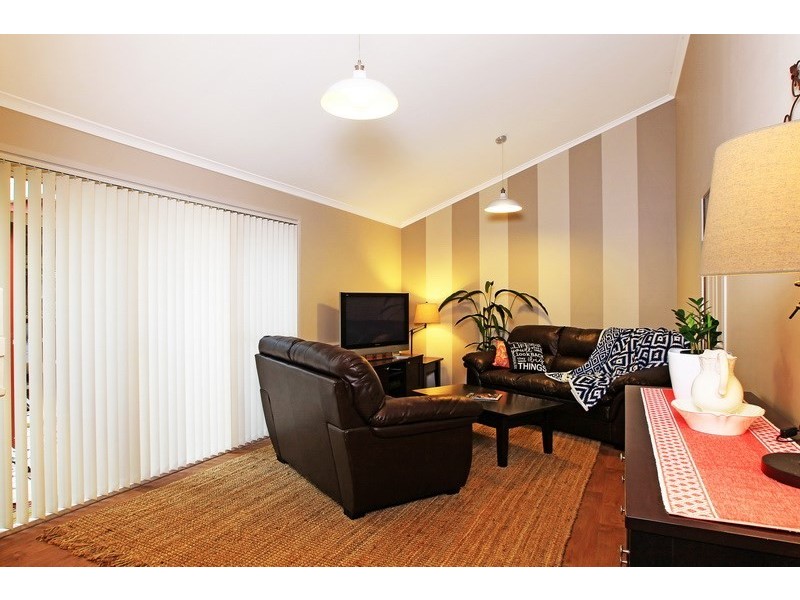 8 Woorin Close, Bomaderry NSW 2541