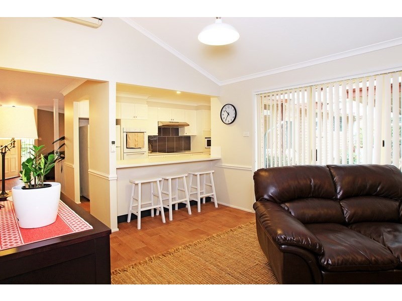 8 Woorin Close, Bomaderry NSW 2541