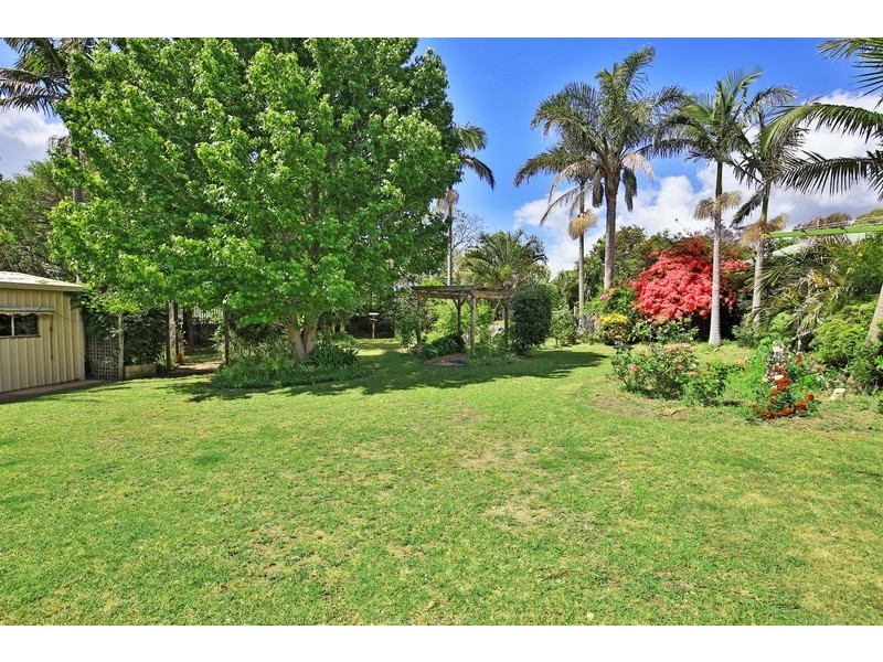 8 Woorin Close, Bomaderry NSW 2541