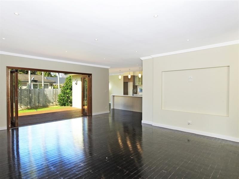 6 Lyrebird Drive, Nowra NSW 2541