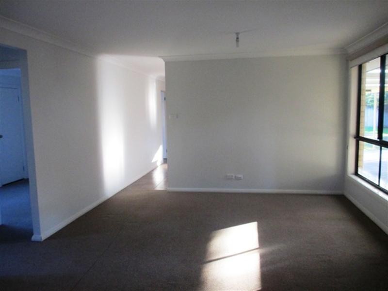 63 Meroo Road, Bomaderry NSW 2541