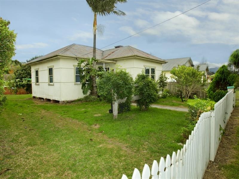 17 Osborne Street, Nowra NSW 2541